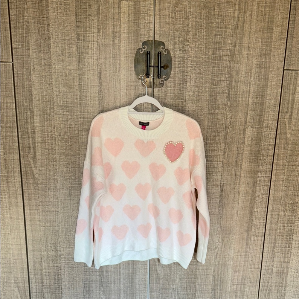 Vince Camuto Heart Patterned Pink And White Sweater